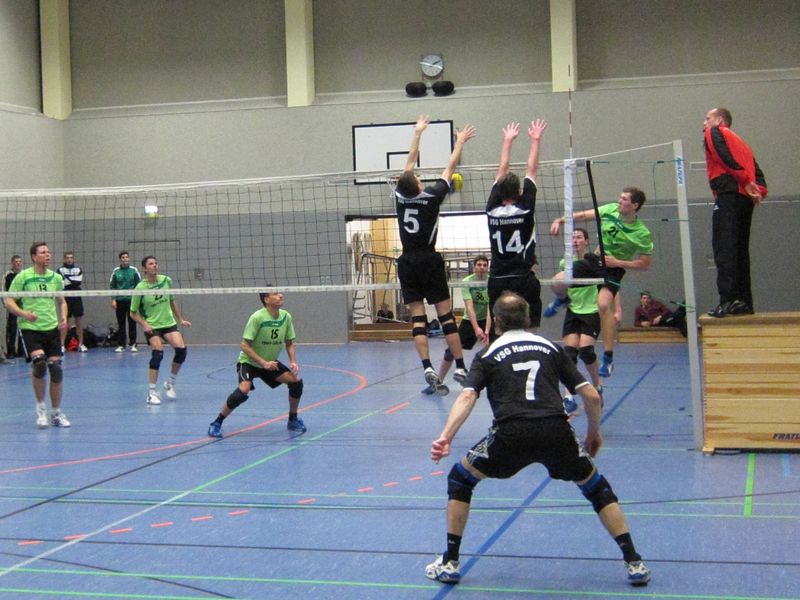 Carsten verliert im Angriff gegen den Doppelblock