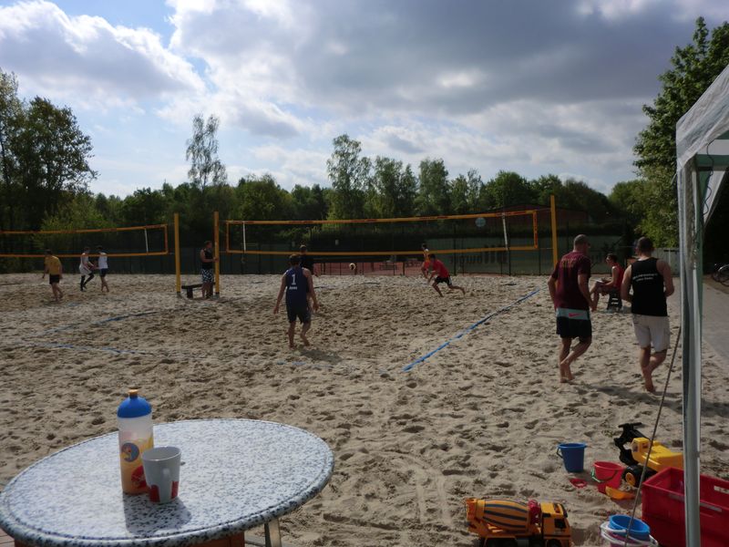 ...es wurde sich dann aber schnell wieder dem Sandsport gewidmet.