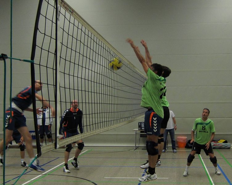 Block von Matze und Uschi gegen Stelle, Thorsten sichert
