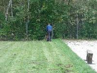 Henning kämpft sich durch das Gras