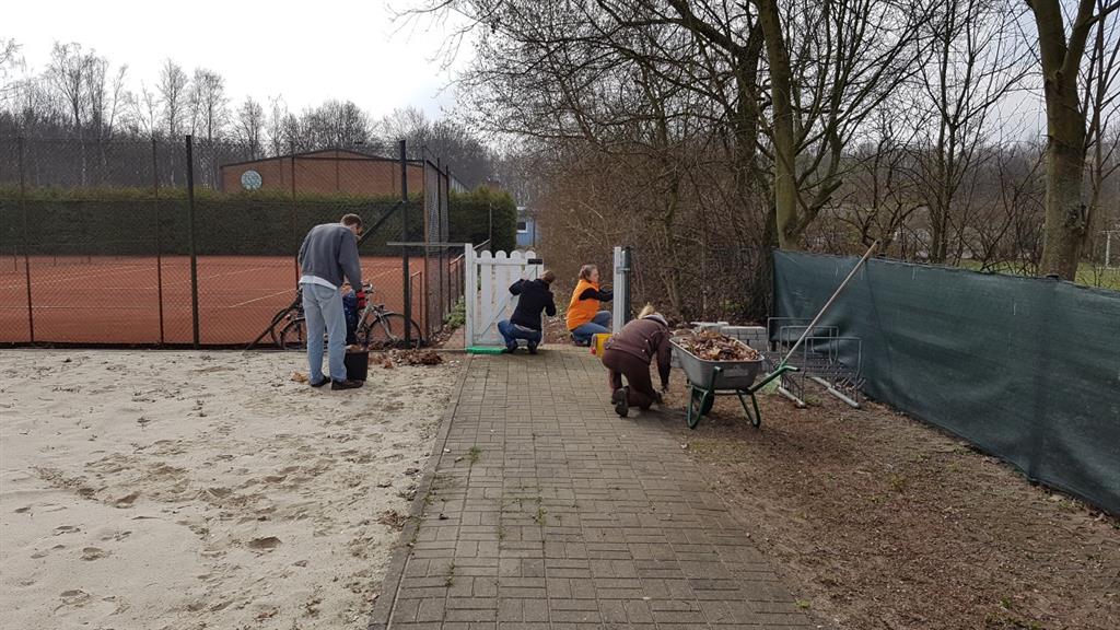 Arbeiten am Eingangstor
