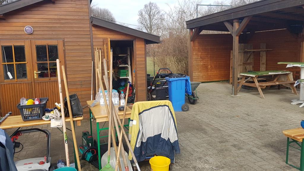 Alle Werkzeuge müssen wieder in die Hütte