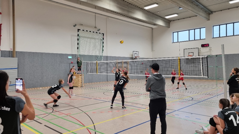 U 15 weiblich spielt