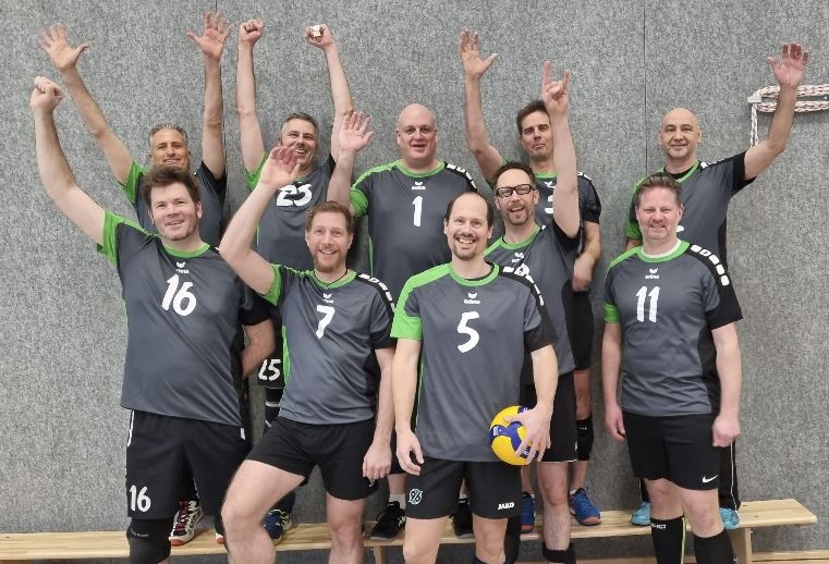 Jubel im neuen Trikot