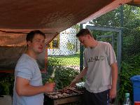 Steffen und Nico am Grill