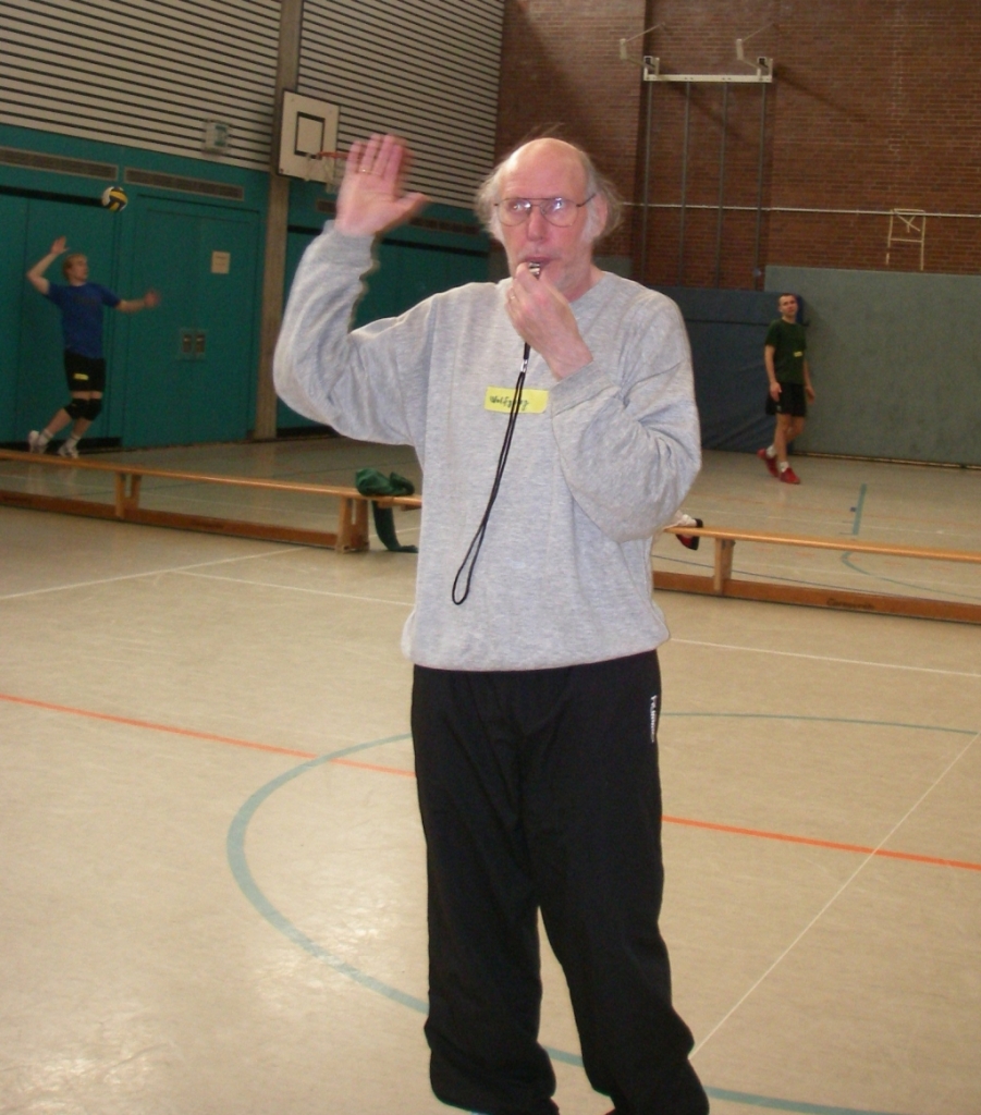Wolfgang führt Regie.