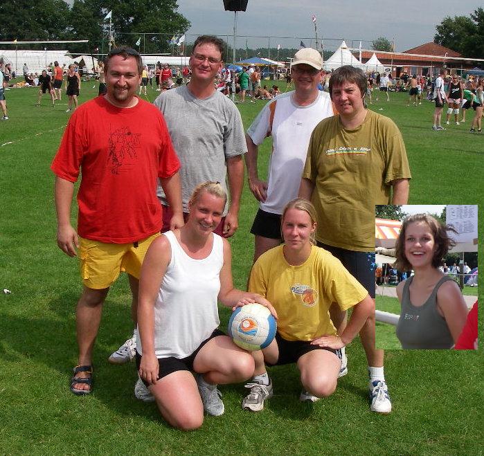 Mannschft mit: Ralle, Chrissi, Ralf, Silia und vorn: Jessi, Sabi, Vani