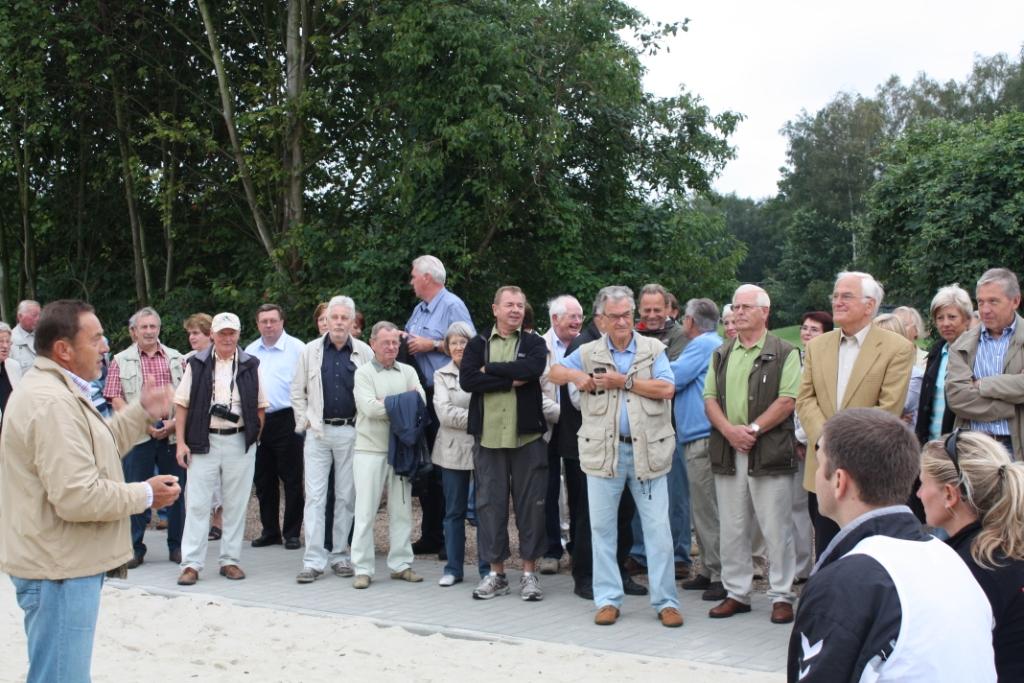 Günther Wieneke eröffnet das Beachfeld