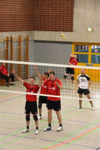 Herren II  bereiten den Block vor