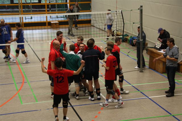 Freude nach dem Satzgewinn bei den Herren II