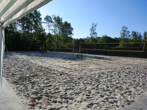 Noch herrscht bei schönstem Wetter Stille auf dem Platz. Alles ist vorbereitet.