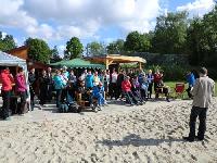 Spätestens bei der Begrüßung ist die Hütte voll...
